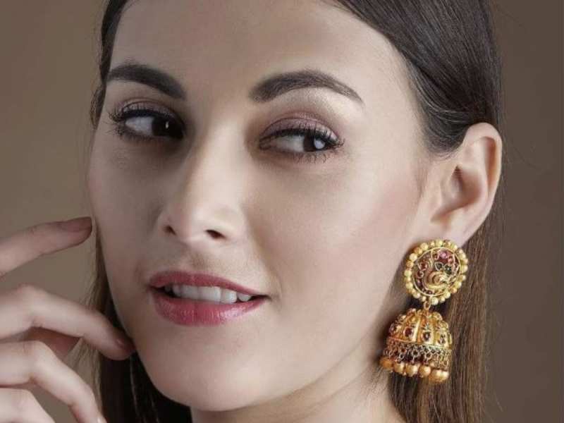 Tanishq Gold Earrings - 22K Drop - दिल्ली में आभूषण 135356792 - क्लिकइंडिया  हिंदी