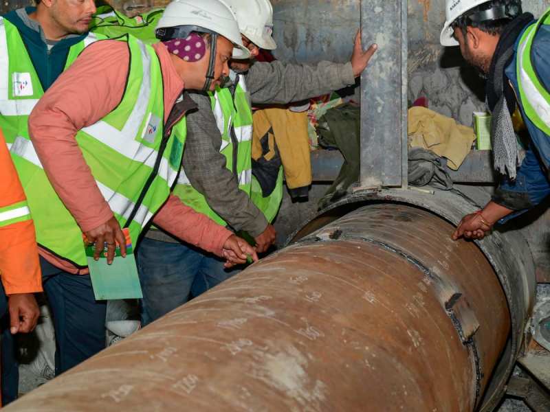 Uttarkashi Tunnel Rescue: &#039;हीरो&#039; बने रेस्क्यू ऑपरेशन करने वाले, PM, राष्ट्रपति सबने की तारीफ