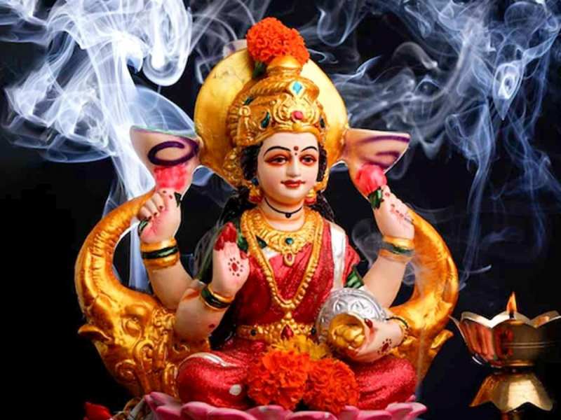 Friday remedies: शुक्रवार के ये 6 उपाय तिजोरी से दूर कर देंगे कंगाली, घर में लौट आएगी खुशहाली