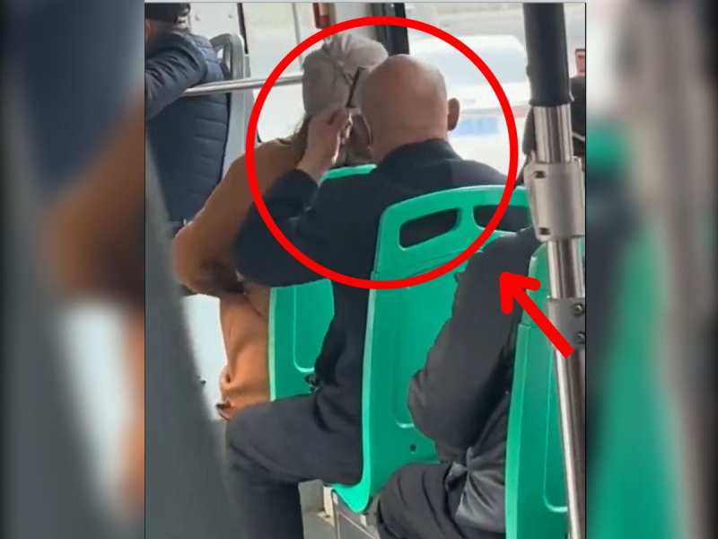Viral video: सिर में नहीं एक भी बाल फिर भी अंकल को चढ़ा कंघी करने का खुमार, देखें फनी वीडियो Viral video: सिर में नहीं एक भी बाल फिर भी अंकल को चढ़ा कंघी करने का खुमार, देखें फनी वीडियो