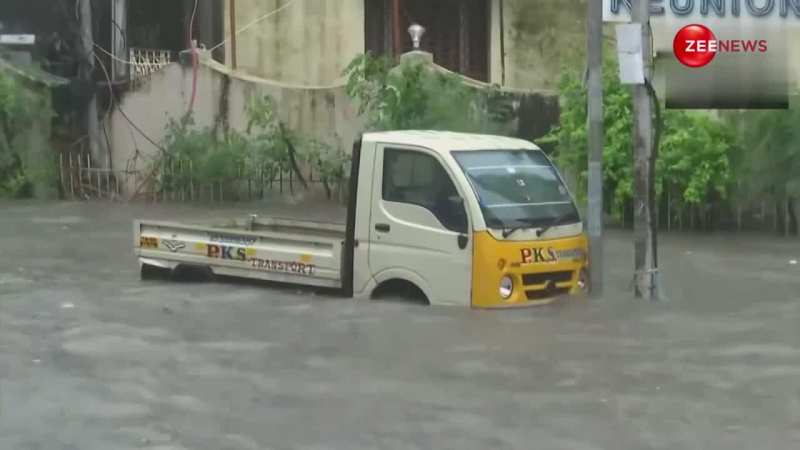 Cyclone Michaung: तमिलनाडु में चक्रवाती तूफान ने मचाया तांडव, पानी-पानी हुए कई शहर 