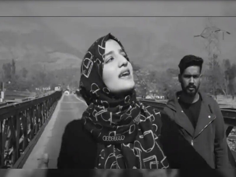 Rap Song: କାଶ୍ମୀର ବିକାଶରେ ରିଲିଜ୍ ହୋଇଛି ଧମାକାଦାର ରାପ୍ ସଙ୍ଗ୍, ସୋସିଆଲ୍ ମିଡିଆ ସେନ୍ସେସ୍ନ୍ ପାଲଟିଛନ୍ତି ଏହି ରାପର୍ Rap Song: କାଶ୍ମୀର ବିକାଶରେ ରିଲିଜ୍ ହୋଇଛି ଧମାକାଦାର ରାପ୍ ସଙ୍ଗ୍, ସୋସିଆଲ୍ ମିଡିଆ ସେନ୍ସେସ୍ନ୍ ପାଲଟିଛନ୍ତି ଏହି ରାପର୍