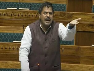 JDU MP Giridhari Yadav confession in Lok Sabha Om Birla warns of action |  'PA बनाता है प्रश्न, पासवर्ड याद नहीं...', लोकसभा में JDU सांसद का  कबूलनामा, ओम बिरला ने दी कार्रवाई