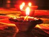Astro Tips: इस समय दीपक जलाना सबसे शुभ, सुख-समृद्धि के साथ घर आएंगी मां लक्ष्मी
