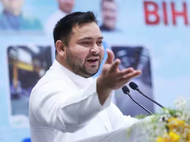 Tejashwi Yadav Says win medal get government job and also give idea about own education | Bihar News: 'हम तो दो-दो सीएम के बेटे हैं, चाहते तो फर्जी डिग्री ले सकते थे',