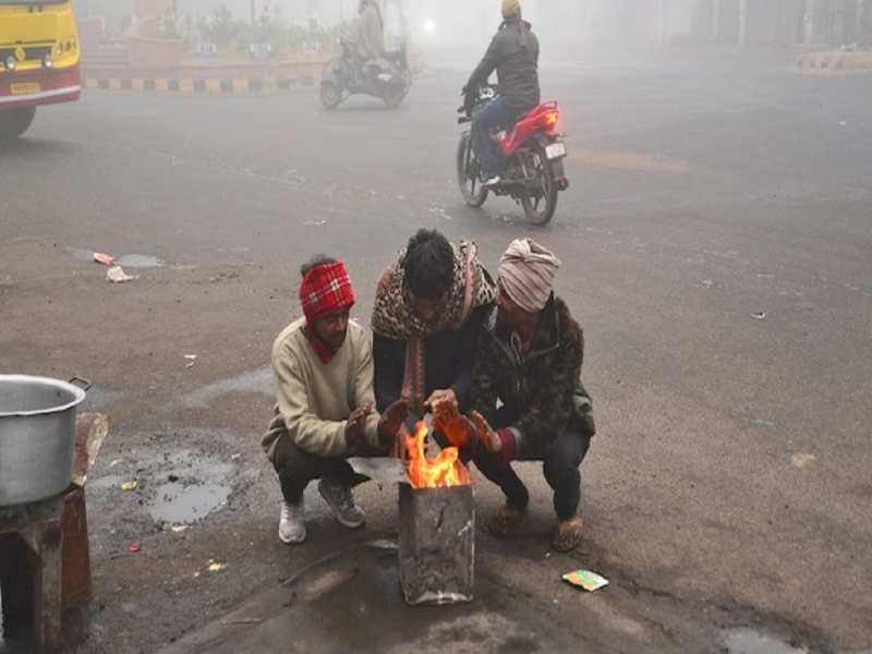 Weather Update: यूपी, हरियाणा, पंजाब में बढ़ी ठिठुरन! कोहरा ने भी थामी रफ्तार