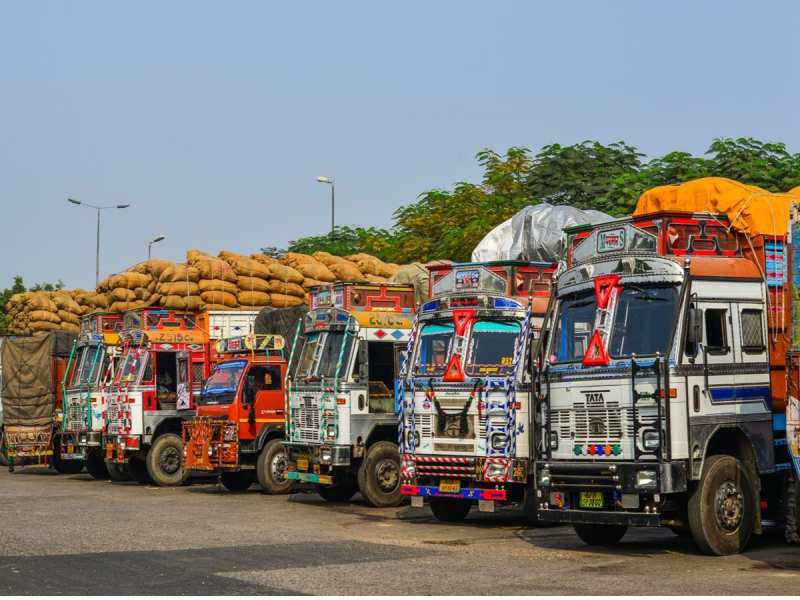 Bus Truck Strike: फिर दौड़ने लगे ट्रक और बस, जानें सरकार से किस बात पर हुई सुलह