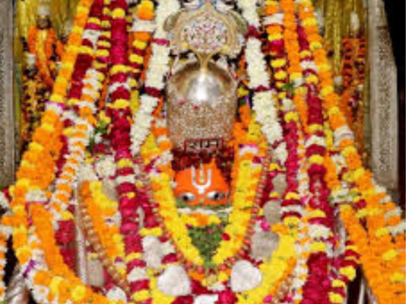 Hanuman Garhi Ayodhya: अयोध्या में हनुमानगढ़ी मंदिर में दर्शन के बिना अधूरी है रामलला की पूजा, जानें इस मंदिर का महत्व