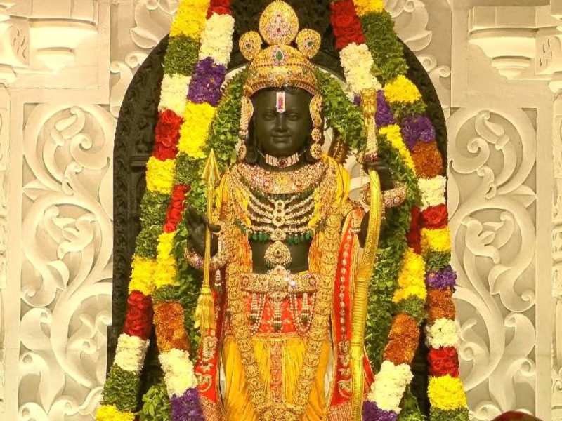 Ramlala Darshan: राम मंदिर में  उमड़ रहा भक्तों का सैलाब, रामलला की एक झलक पाने के लिए लगी श्रद्धालुओं की भीड़ 