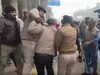 Protest in Patna: ​सड़कों पर उतरे ग्रामीण डॉक्टर, पुलिस ने खदेड़, बरसाई लाठियां