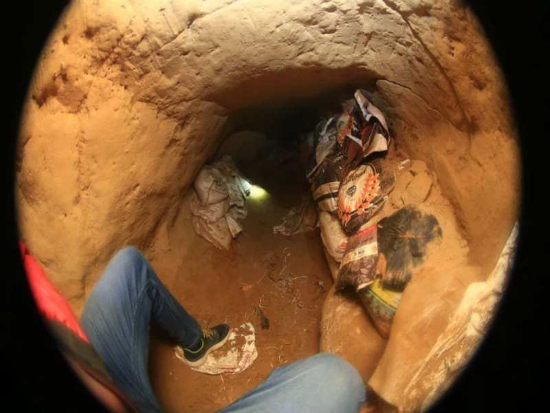 Jaipur police Expose Crime filmy style miscreants dug a 100 feet long tunnel  bank and jewelery shop on target |Jaipur Crime Expose : फिल्मी स्टाइल में  बदमाशों ने 100 फीट लंबी सुरंग