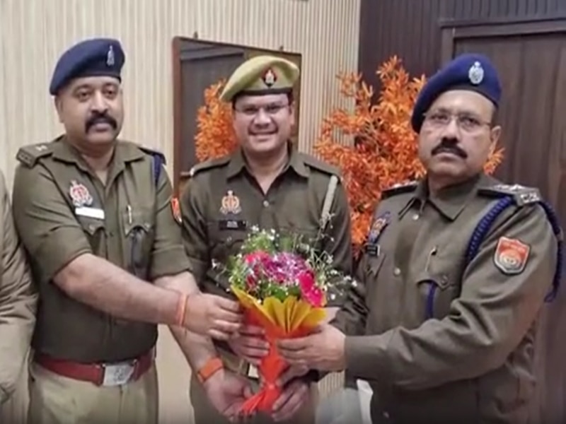 UP PCS Result 2023 up police constable becomes sdm Deepak Singh Scored 20th rank in UPPSC | SDM बना यूपी पुलिस का सिपाही, UP PCS में मिला 20वां स्थान, किसान मां-बाप का