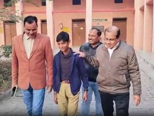 UP News: हापुड़ के कुणाल का कमाल, कला के दम पर पीएम मोदी से मिलने का अवसर