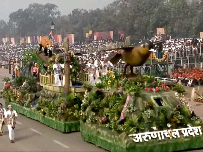 कर्तव्य पथ पर निकाली गईं बेहतरीन झांकियां, दिखी महिला सशक्तीकरण की झलक