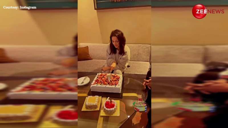 पंजाब की कैटरीना Shehnaaz Gill ने काटा बर्थडे का केक, सिजलिंग अदाओं से बनाया फैंस को दीवाना