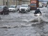 Delhi Rainfall: दिल्ली में भारी बारिश, इन इलाकों में मौसम विभाग ने जारी किया अलर्ट