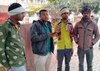UP News: क्रिकेट मैच देख रहे मजदूर के सीने में लगा बैट, मौके पर हुई दर्दनाक मौत