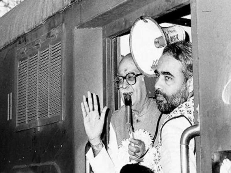 know Who is Bharat Ratna Lal Krishna Advani a Politician gave recognition  to BJP at the national level | Bharat Ratna to LK Advani: ऐसे राजनेता  जिन्होंने BJP को राष्ट्रीय स्तर पर