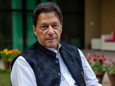 Pakistan Election News: जारी है पाकिस्तान में चुनाव, जेल में होते हुए भी इमरान खान ने दिया वोट