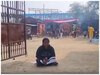 सुपौल में धरने पर बैठीं शिक्षिका