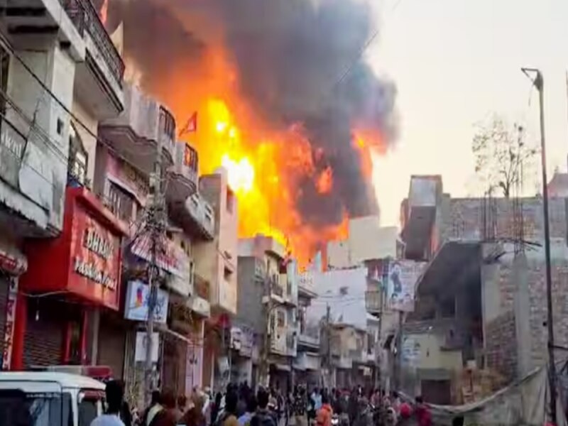 Delhi Fire: ରଙ୍ଗ କାରଖାନାରେ ଭୟଙ୍କର ଅଗ୍ନିକାଣ୍ଡ, ୧୧ ଜୀବନ୍ତ ଦଗ୍ଧ 