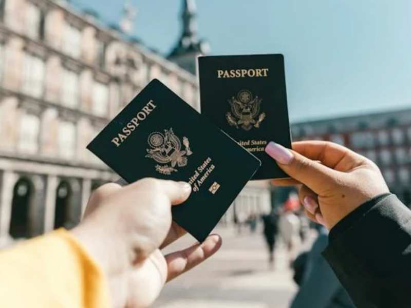 Henley Passport Index 2024: सामने आई दुनिया के सबसे शक्तिशाली पासपोर्ट की लिस्ट, इतने नंबर पर फिसला भारत  