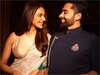 Rakul Preet-Jacky Bhagnani wedding: शादी की सेरेमनी में येलो आउटफिट पहने नजर आए दूल्हा-दुल्हन के पेरेंट्स