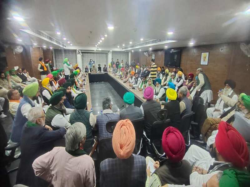 Farmers Protest: संयुक्त किसान मोर्चा की चंडीगढ़ में बैठक, मृतक शुभकरण को दी गई श्रद्धांजलि