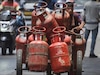 LPG Price: महीने के पहले ही दिन लगा झटका, इतने रुपये महंगा हो गया सिलेंडर