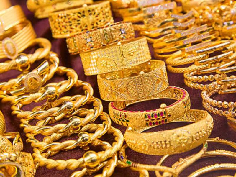 Gold Silver Price: सोने के बढ़े भाव, चांदी भी दिखा रही तेवर, जाने 10 ग्राम गोल्ड के लेटेस्ट प्राइस 