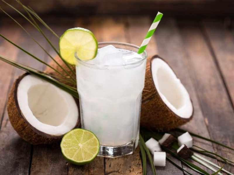 Coconut water with lemon juice is really healthy or not experts tells pros and cons of this morning drink | नारियल पानी और नींबू: सुबह का ये जादुई ड्रिंक क्या सच में