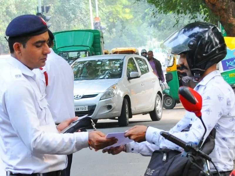 delhi traffic challan maaf waived by this process of car and bike  