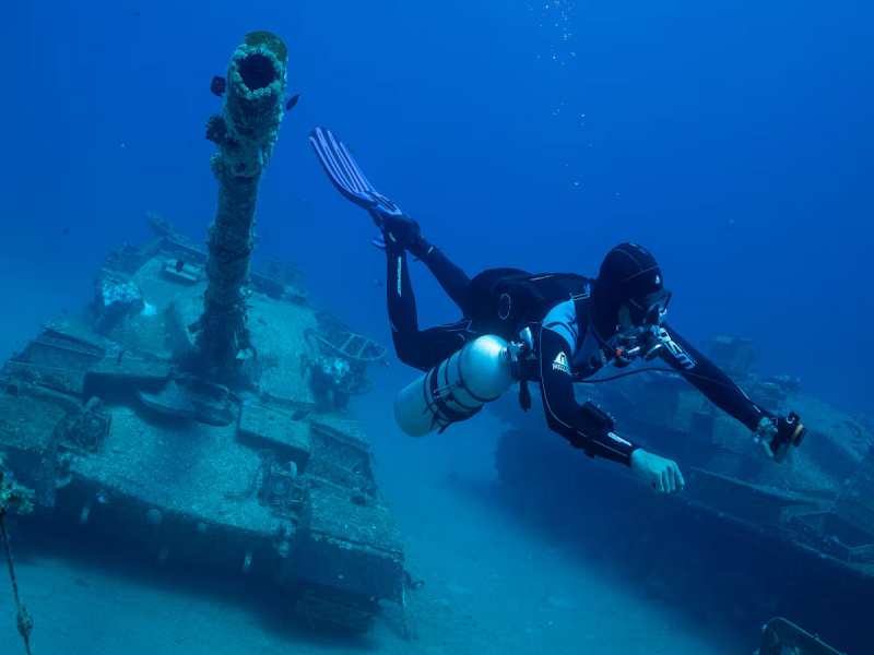 Worlds first underwater military museum see Beautiful Photos Fish and tanks Jordan