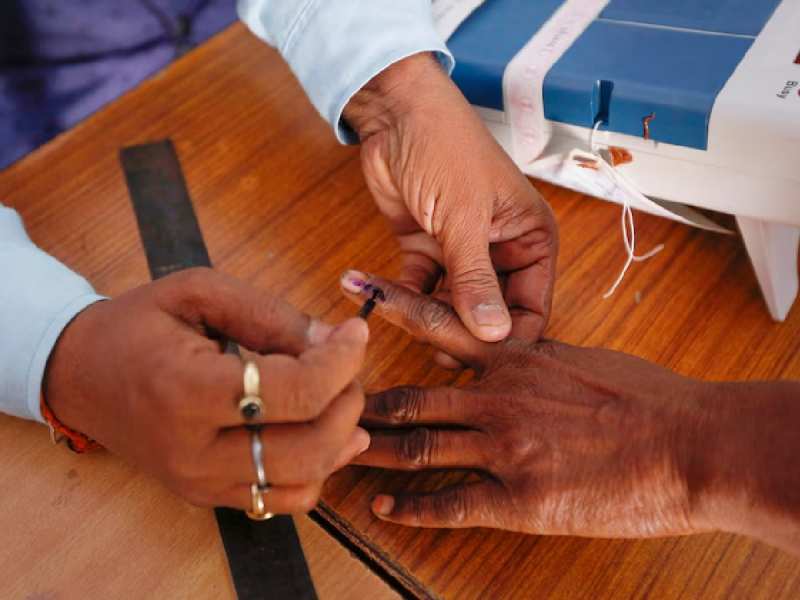 Lok Sabha Election: खगड़िया लोकसभा सीट के दो बूथ पर पुन: मतदान जारी