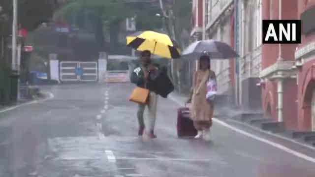 Shimla Rain Video: शिमला में जमकर हो रही बारिश, मौसम हुआ सुहावना