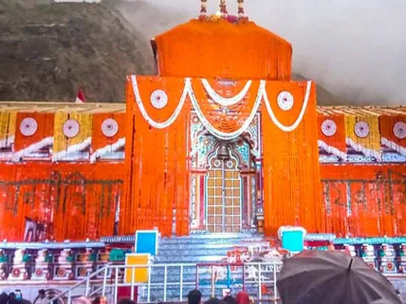 Badrinath Dham statue gave good sign through ghee on blanket no drought in country this year
