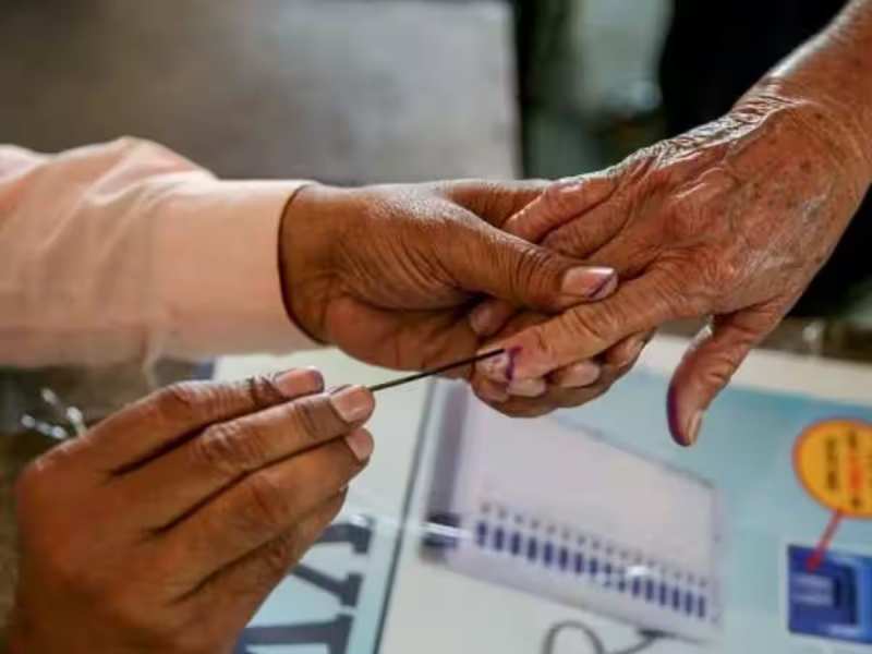 Lok Sabha Election: दुमका में 19 प्रत्याशी चुनाव मैदान में आजमाएंगे अपनी किस्मत