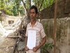 तीन बच्चों की मां दूसरे धर्म के प्रेमी के साथ फरार