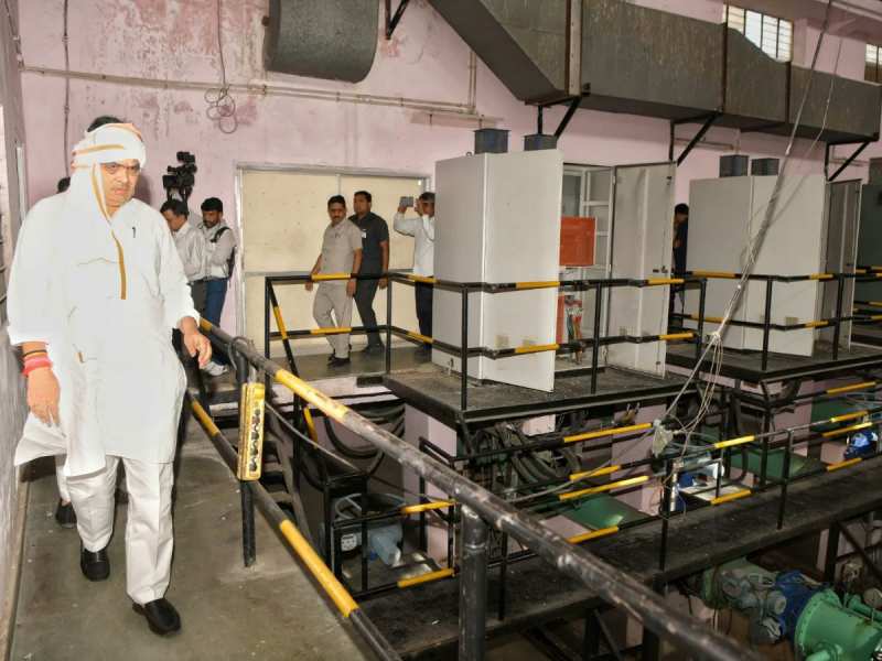 माथे पर गमछा, देसी अंदाज... भयंकर गर्मी में पम्पिंग स्टेशन का औचक निरीक्षण करने पहुंचे सीएम भजनलाल 