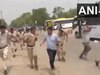 Gurugram Accident: फैक्ट्री बस से कुचलकर मजदूर की मौत, भड़की हिंसा और पुलिसकर्मी हुए घायल 