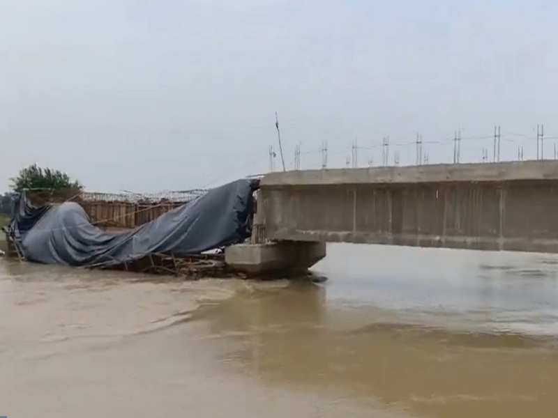 Bihar Bridge Collapse:बिहार में 11 दिनों के अंदर गिरे पांच पुल, सरकार पर उठ रहे सवाल