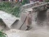 गिरते पुलों पर नीतीश सरकार की बड़ी कार्रवाई