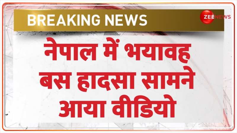  नेपाल में भारी बारिश के चलते लैंडस्लाइड की चपेट में आई दो बसें 