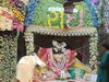 Krishna Janmashtami: यहां जानें मथुरा में जन्माष्टमी पर क्या है पंचामृत अभिषेक, जन्मभिषेक, मंगला आरती दर्शन और जन्म की महाआरती का समय