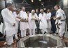 Nitish Kumar: सीएम नीतीश कुमार पहुंचे गया, विष्णुपद मंदिर में की पूजा, पितृपक्ष मेले का लिया जायजा