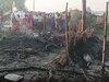 महादलित टोला में भू-माफियों ने लगाई आग