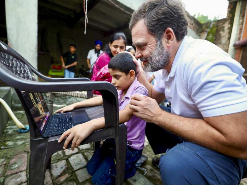 Rahul Gandhi:देश में रोजगार की कमी छीन रही है, बेटे से बाप का साया और बुजुर्गों से बुढ़ापे का सहारा 