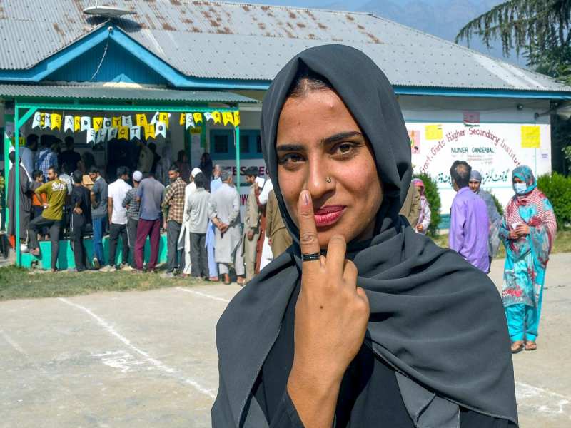 Jammu and Kashmir Assembly Elections 2024: 10 साल बाद चुनाव; कितना दिखा जम्मू-कश्मीर की अवाम में जोश ?  