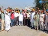 Amritsar News: ਪੰਚਾਇਤੀ ਚੋਣਾਂ ਵਿੱਚ ਵੋਟਾਂ ਕੱਟਣ ਨੂੰ ਲੈ ਕੇ ਗੁੱਸੇ 'ਚ ਆਏ ਪਿੰਡ ਵਾਸੀਆਂ ਨੇ ਰੋਸ ਪ੍ਰਦਰਸ਼ਨ ਕੀਤਾ