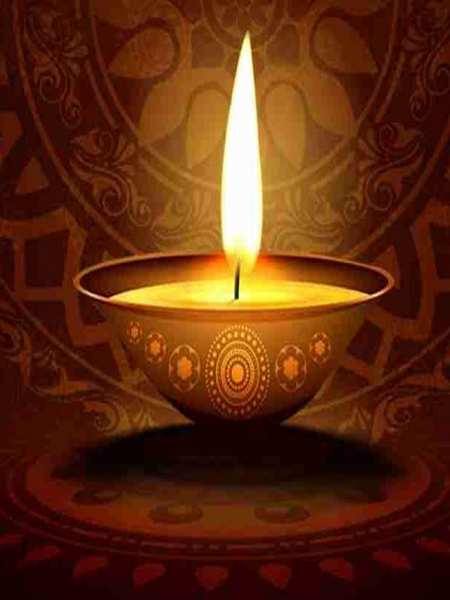 दीया जलाने के बाद यह गलती बना सकती आपको कंगाल